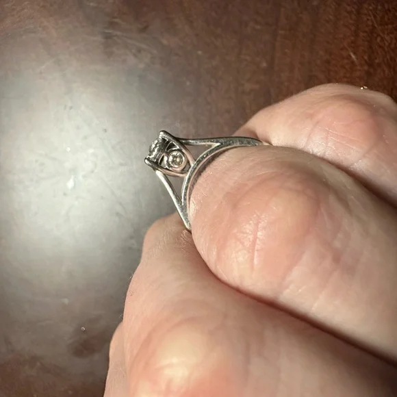 Timeless 10K white Gold Solitaire Ring - Picture 4 of 9